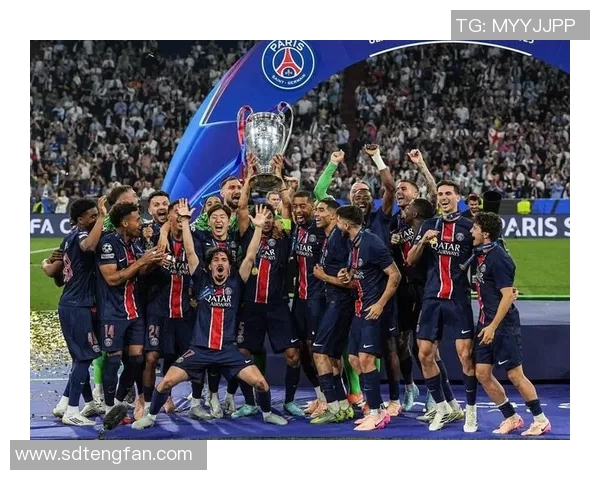 足球明星个人精彩瞬间全景展示与精彩表演图片合集